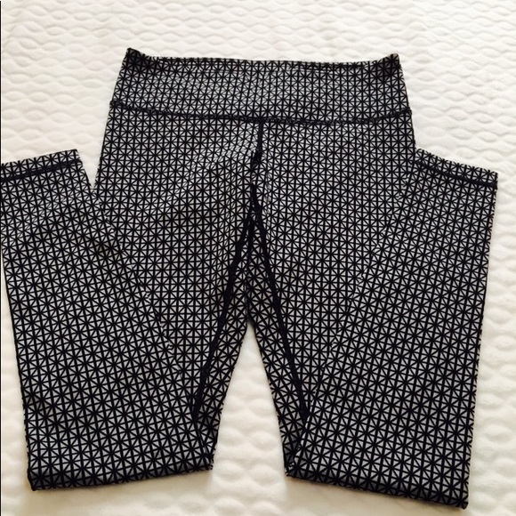 Lululemon leggings - Picture 1 of 3